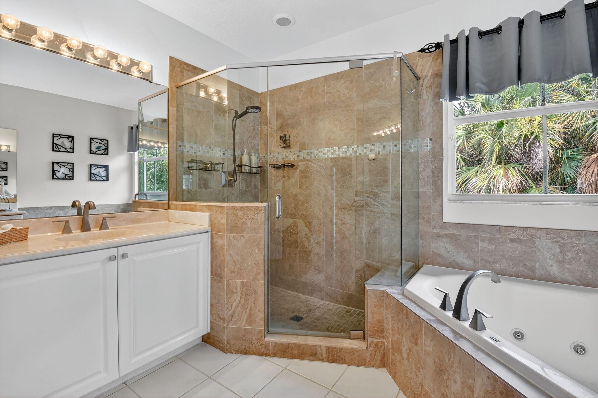 Las Brisas - Residential