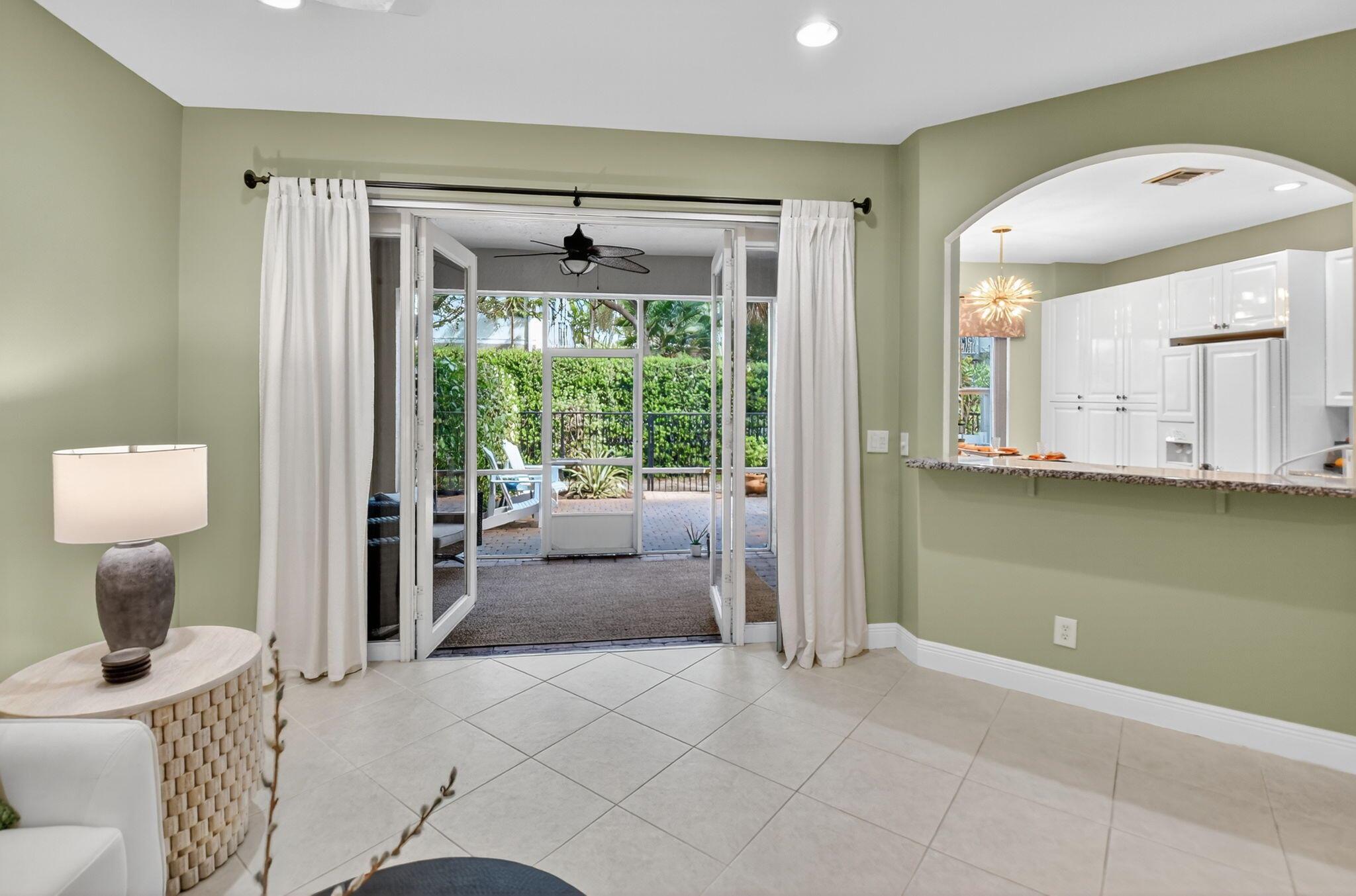 Las Brisas - Residential