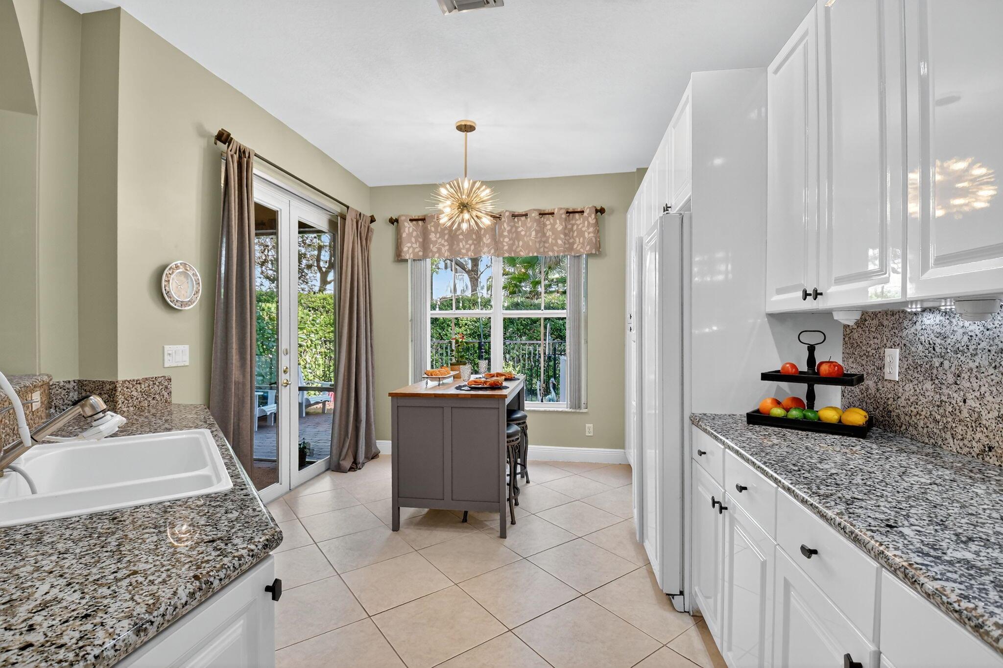 Las Brisas - Residential