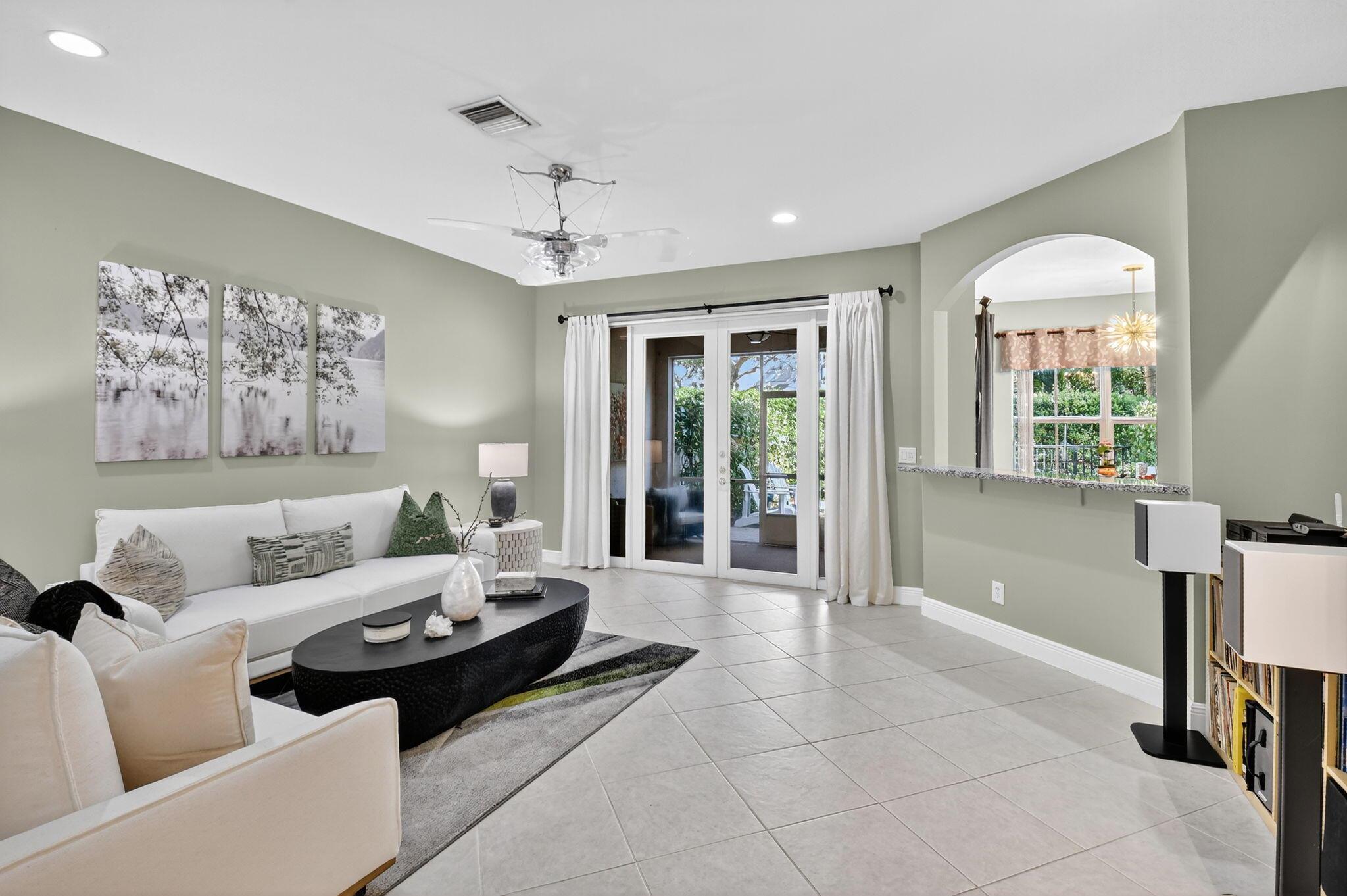 View photos, virtual tours, details... 124 Las Brisas Circle