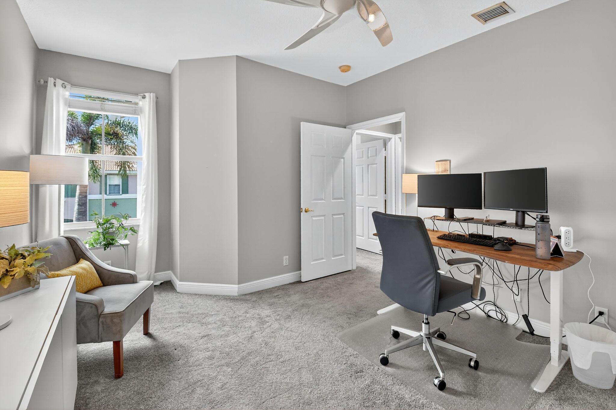 Las Brisas - Residential