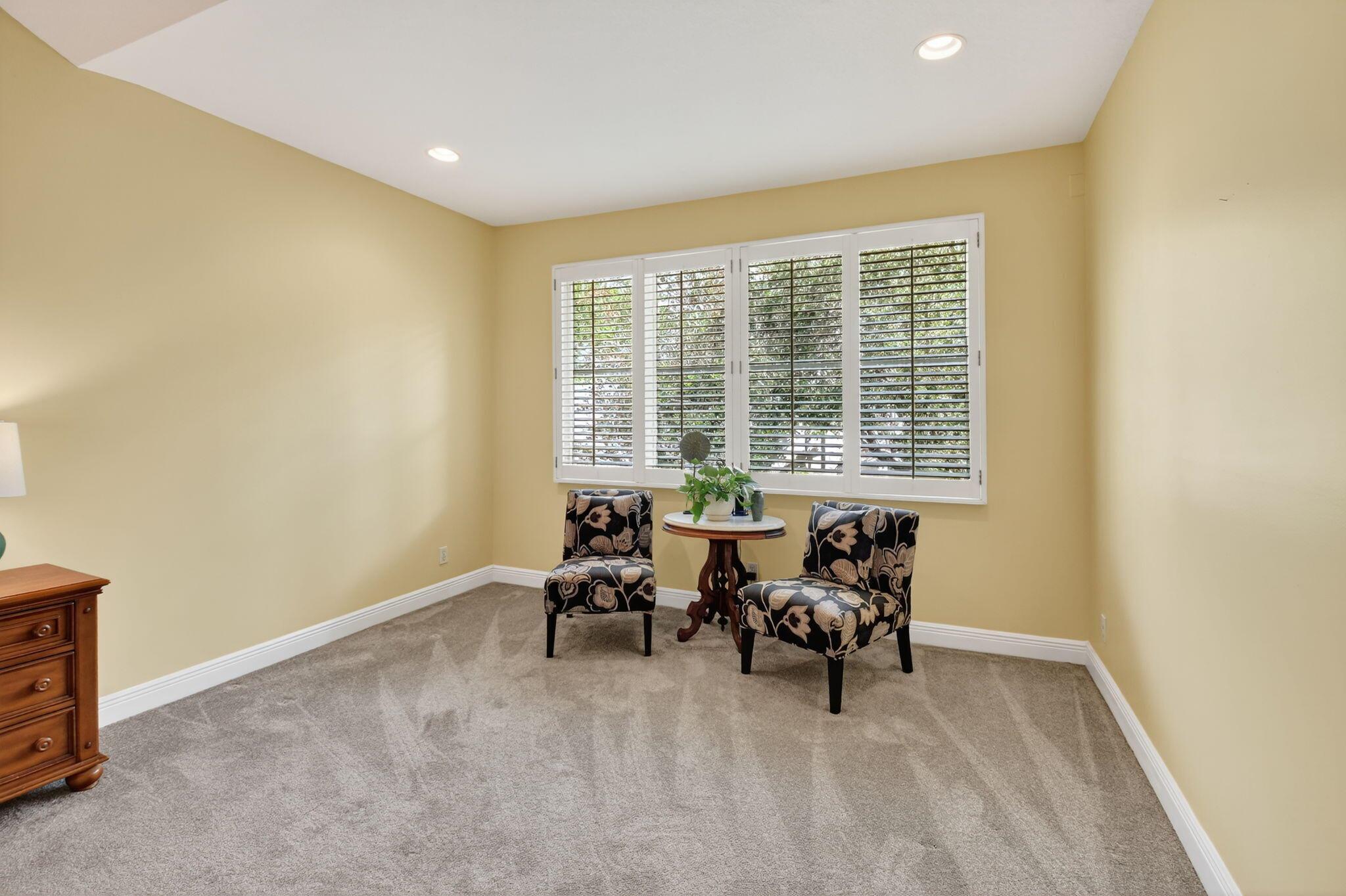 Las Brisas - Residential