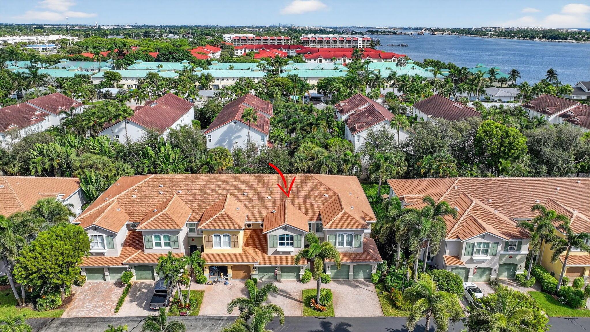 Las Brisas - Residential