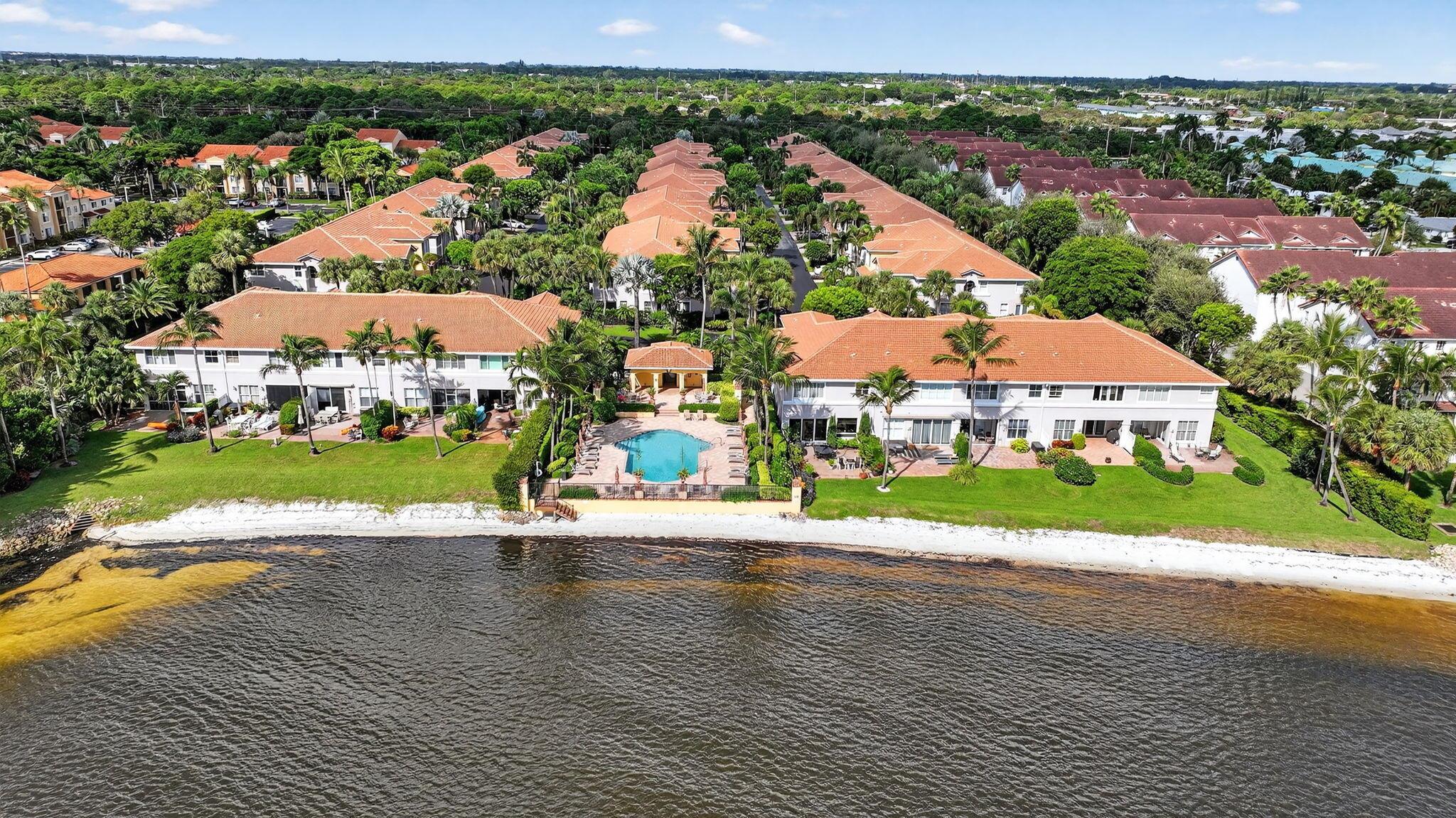 Las Brisas - Residential