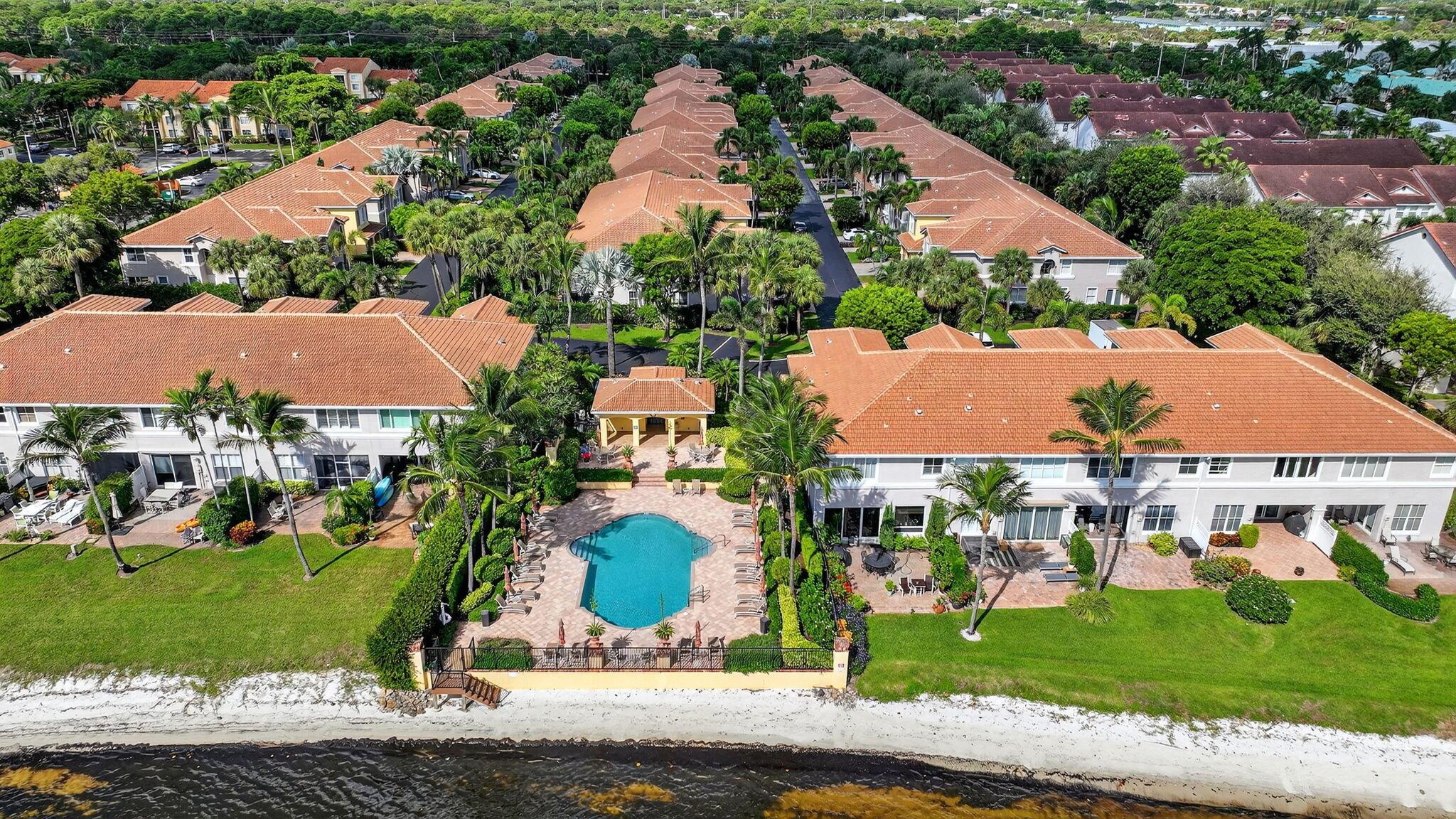 Las Brisas - Residential