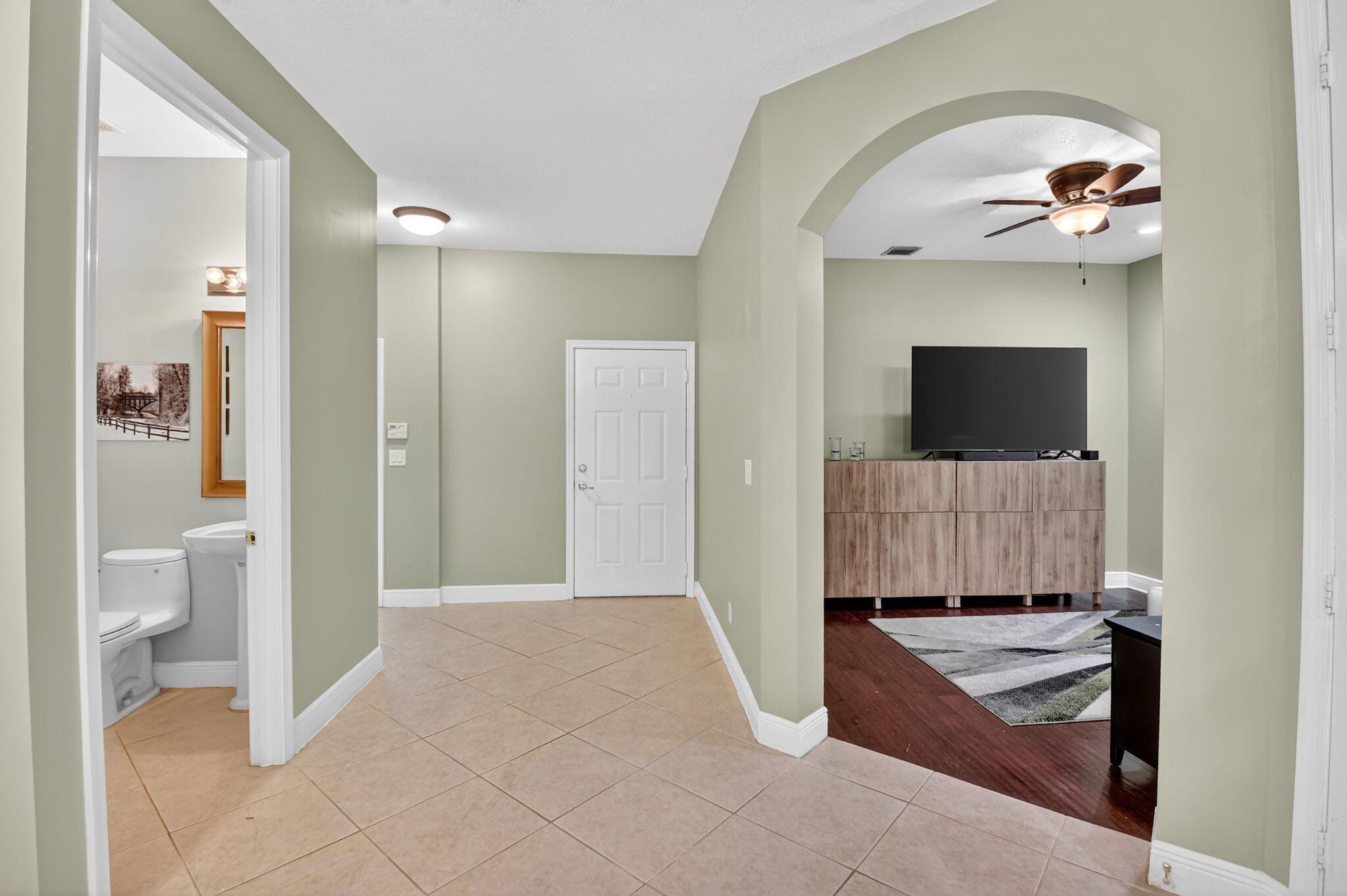 Las Brisas - Residential