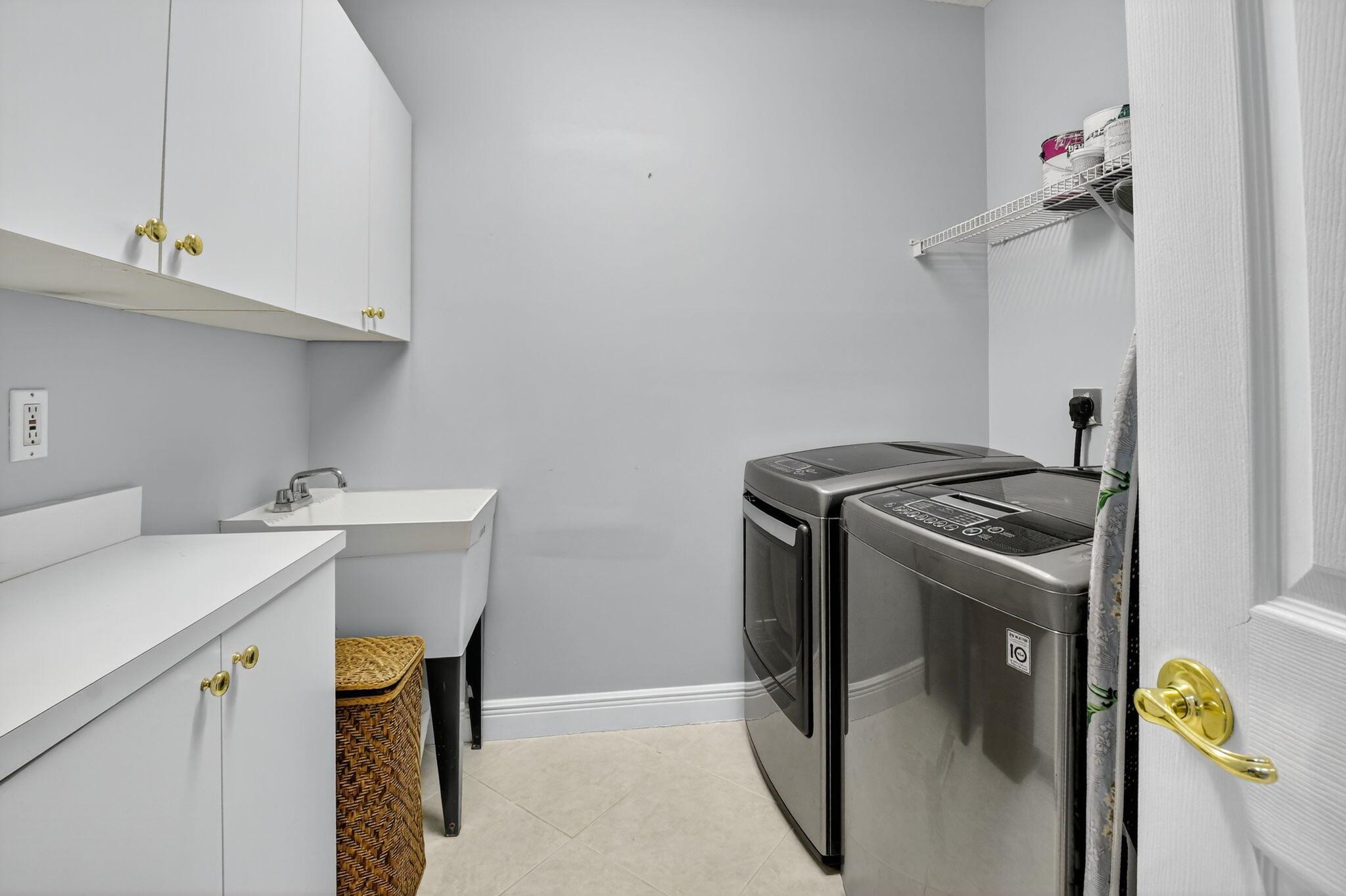 Las Brisas - Residential