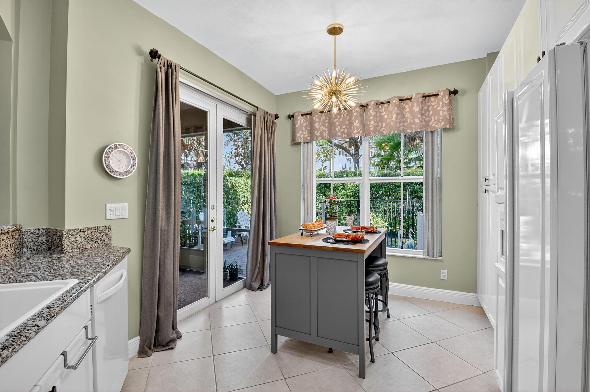 Las Brisas - Residential