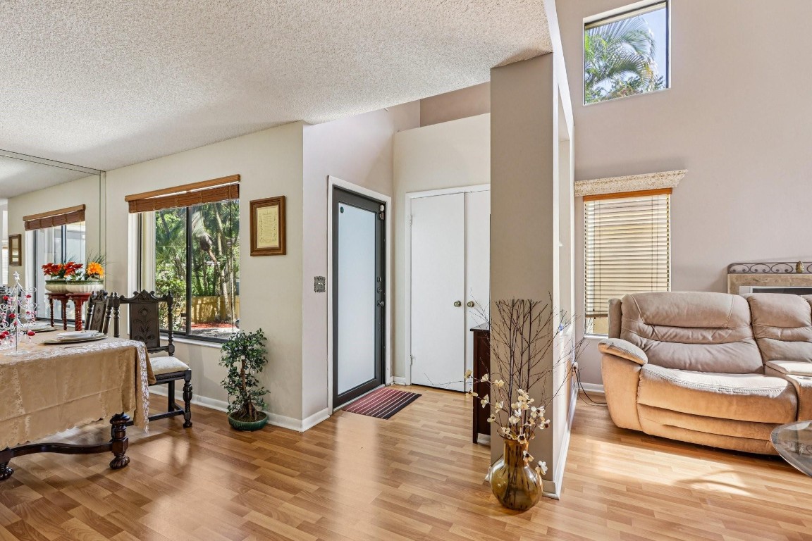 LAKEVIEW HOMES - Residential