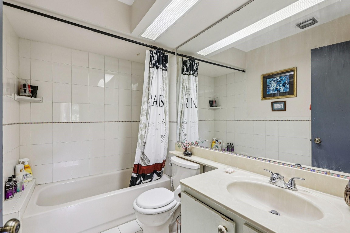 LAKEVIEW HOMES - Residential