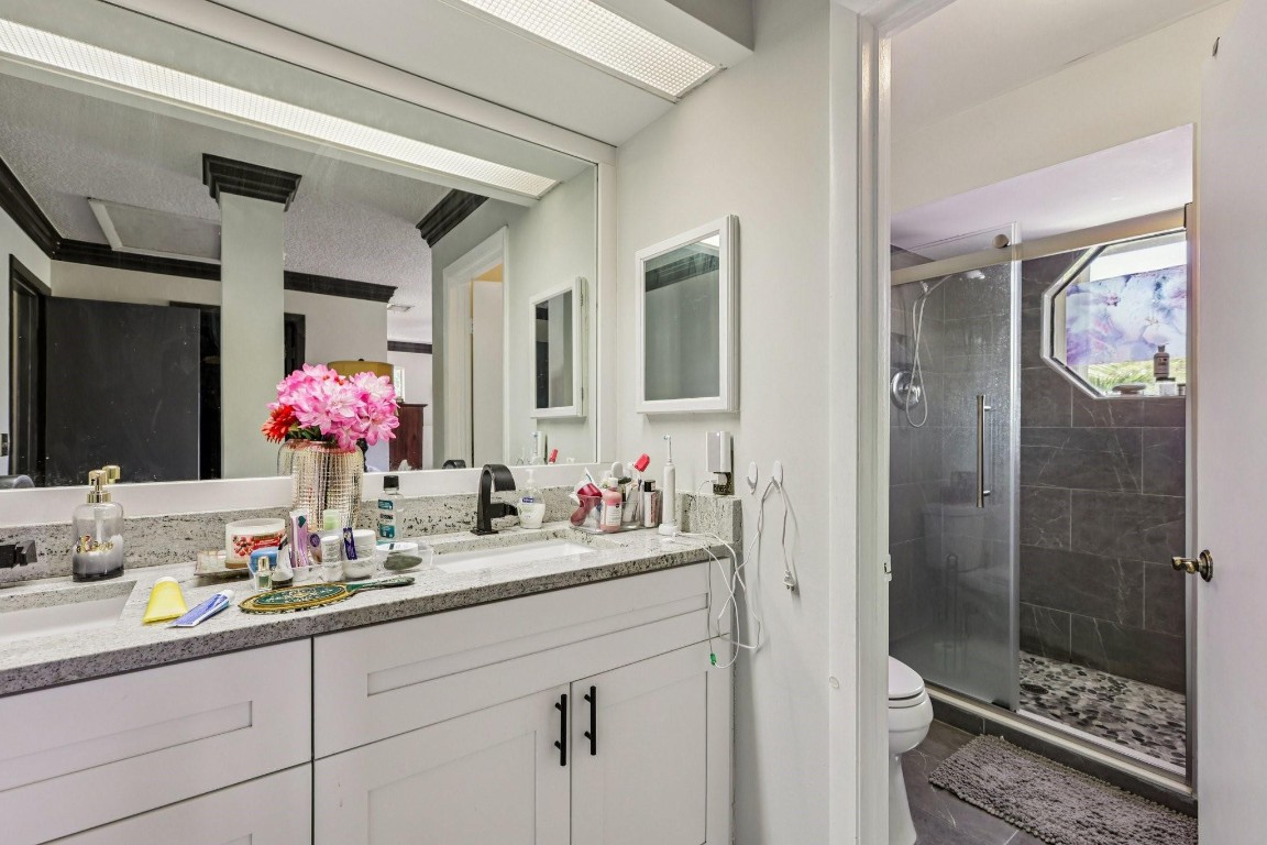 LAKEVIEW HOMES - Residential