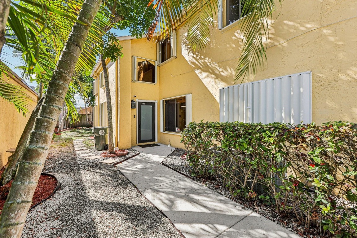 LAKEVIEW HOMES - Residential