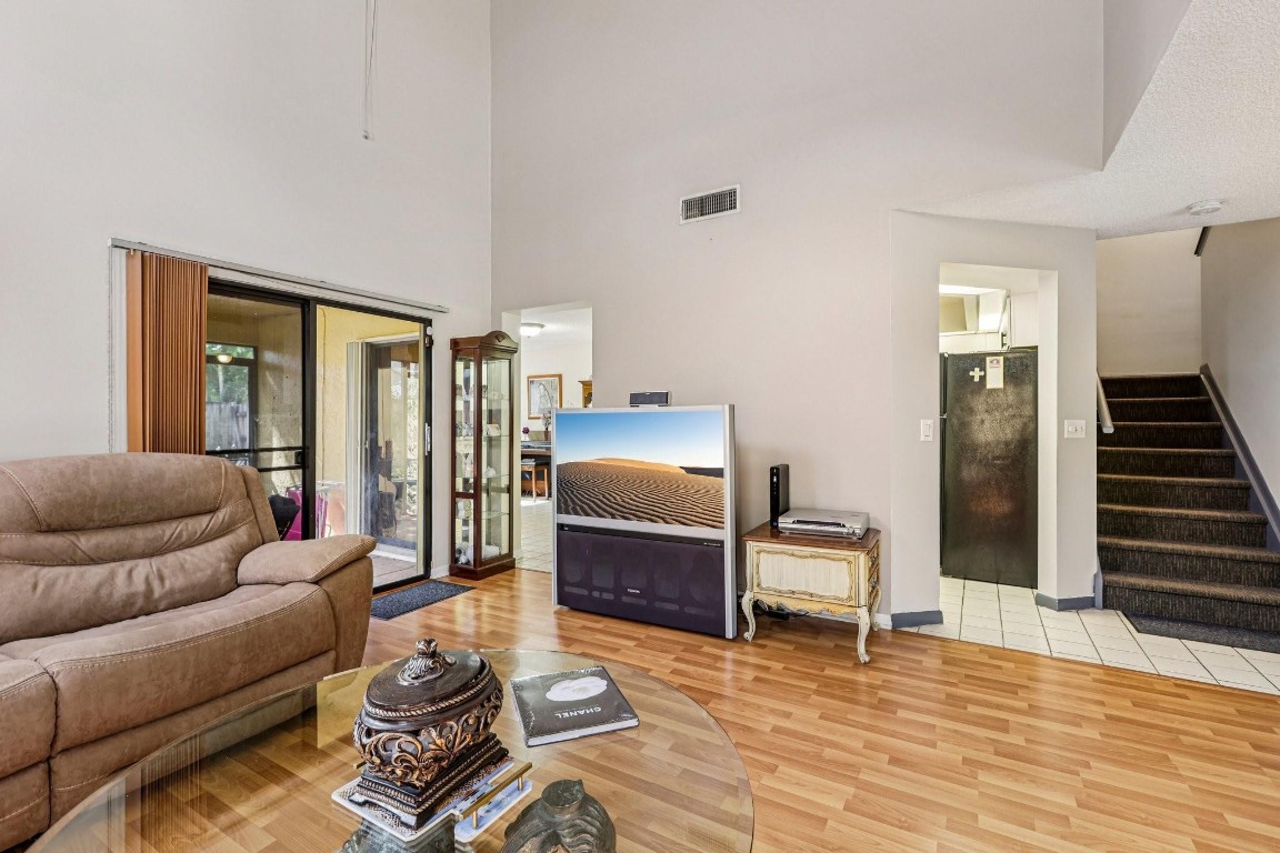 LAKEVIEW HOMES - Residential