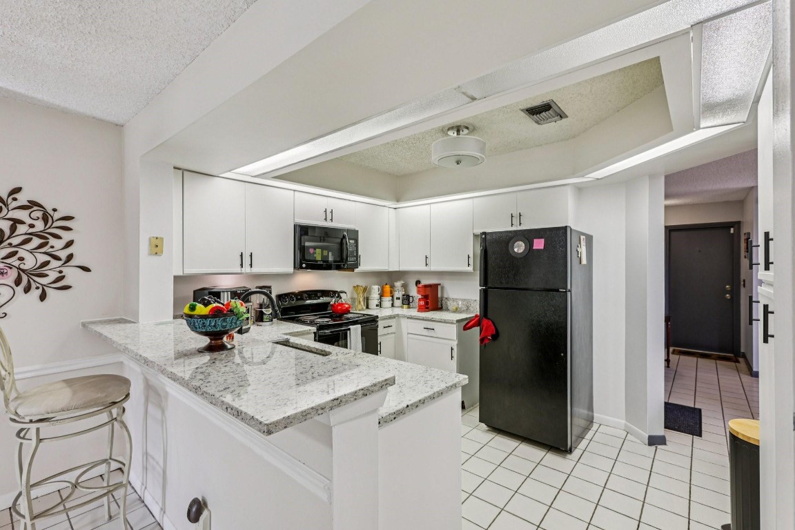 LAKEVIEW HOMES - Residential