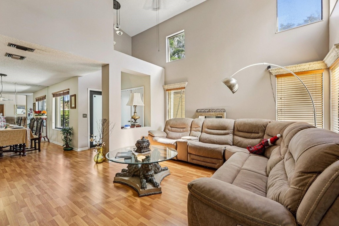 LAKEVIEW HOMES - Residential