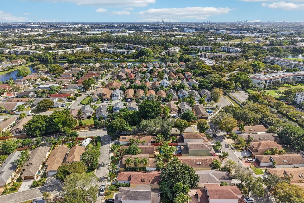 LAKEVIEW HOMES - Residential