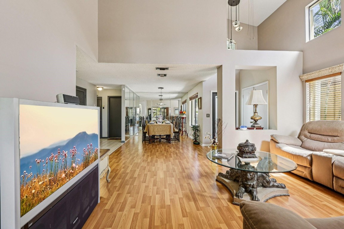 LAKEVIEW HOMES - Residential