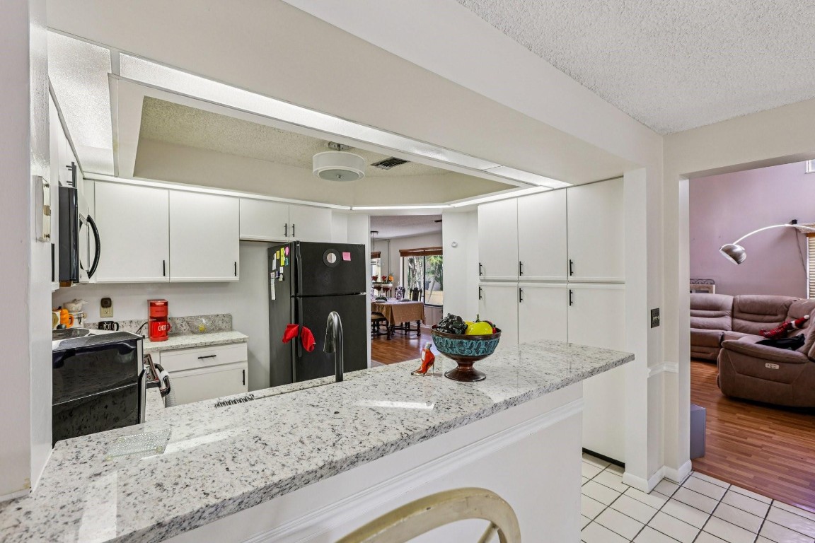 LAKEVIEW HOMES - Residential