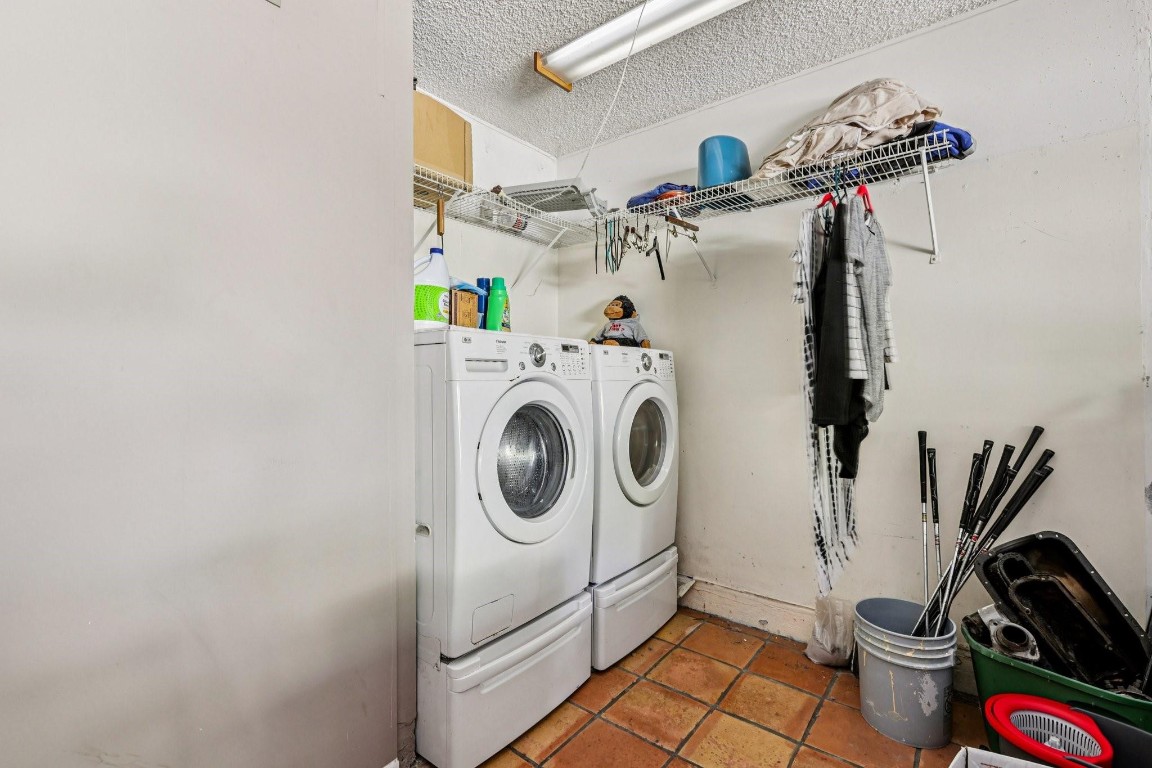 LAKEVIEW HOMES - Residential