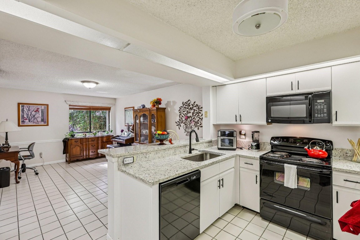 LAKEVIEW HOMES - Residential