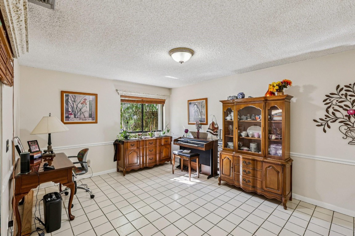 LAKEVIEW HOMES - Residential