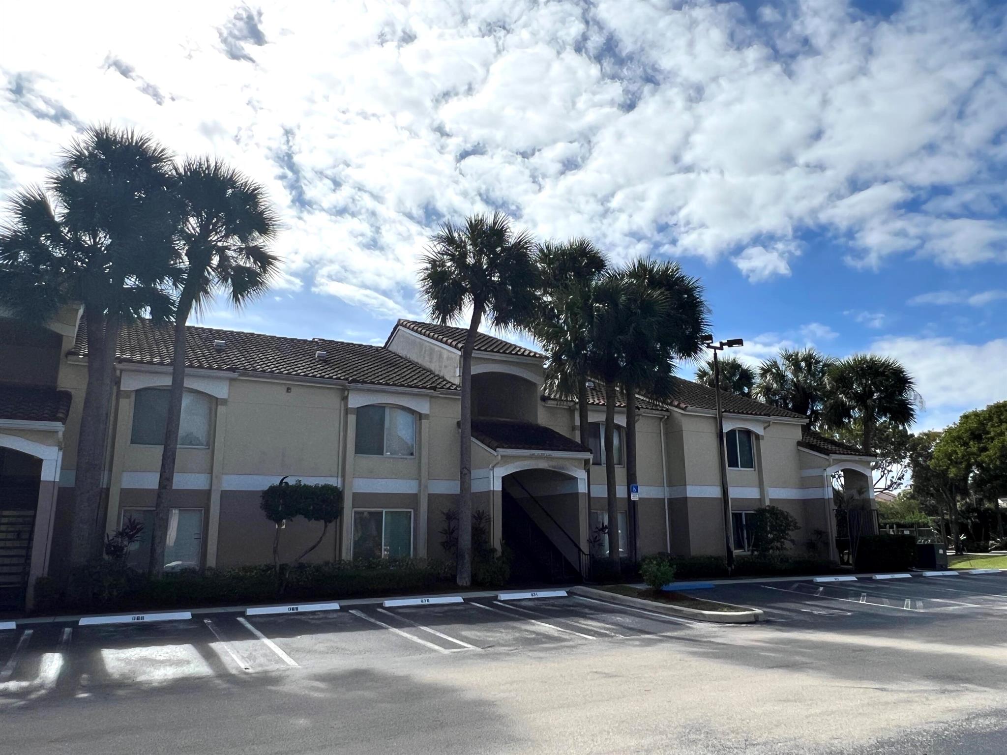 CASABLANCA ISLES CONDO - Residential Lease