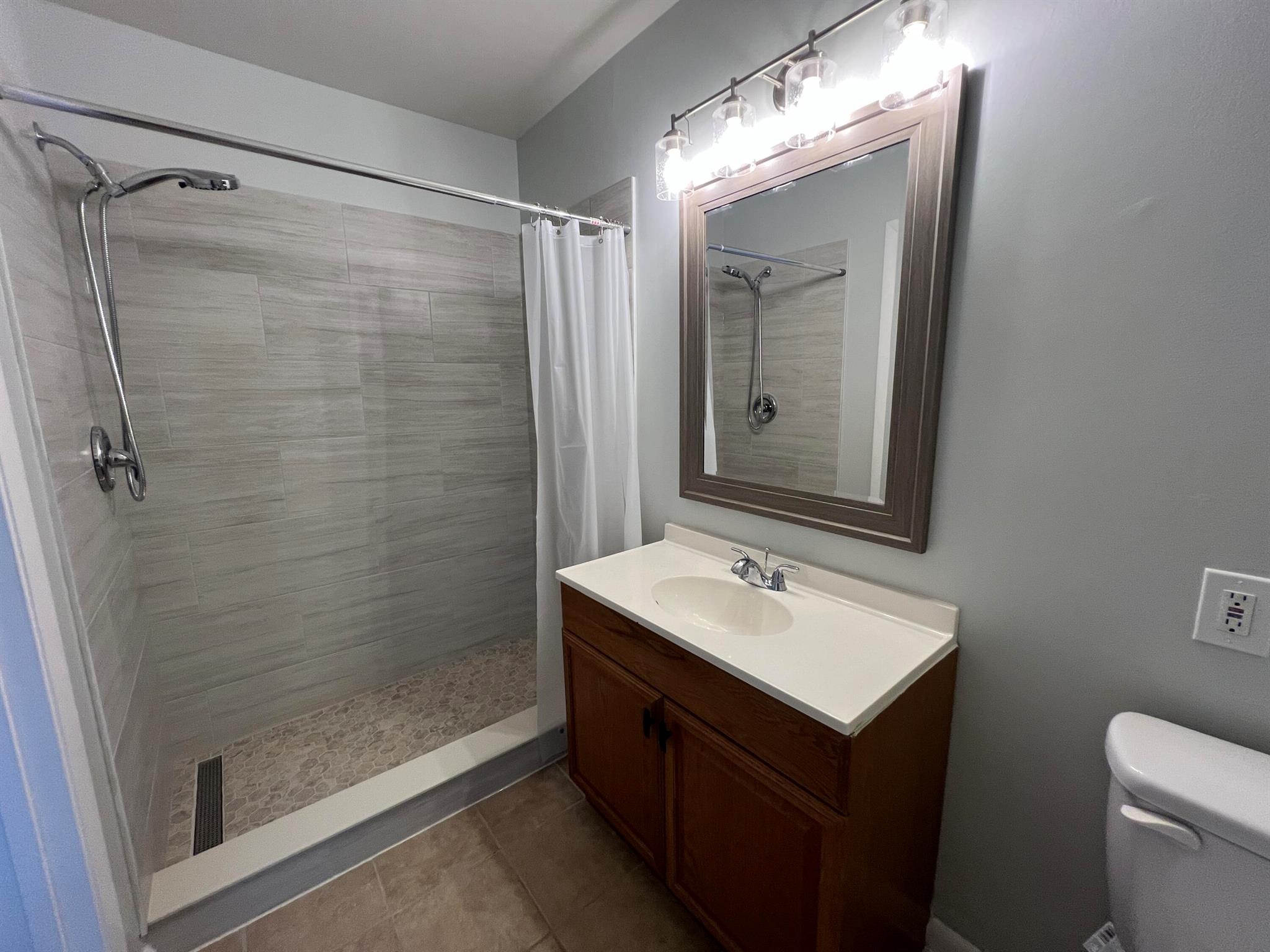 CASABLANCA ISLES CONDO - Residential Lease