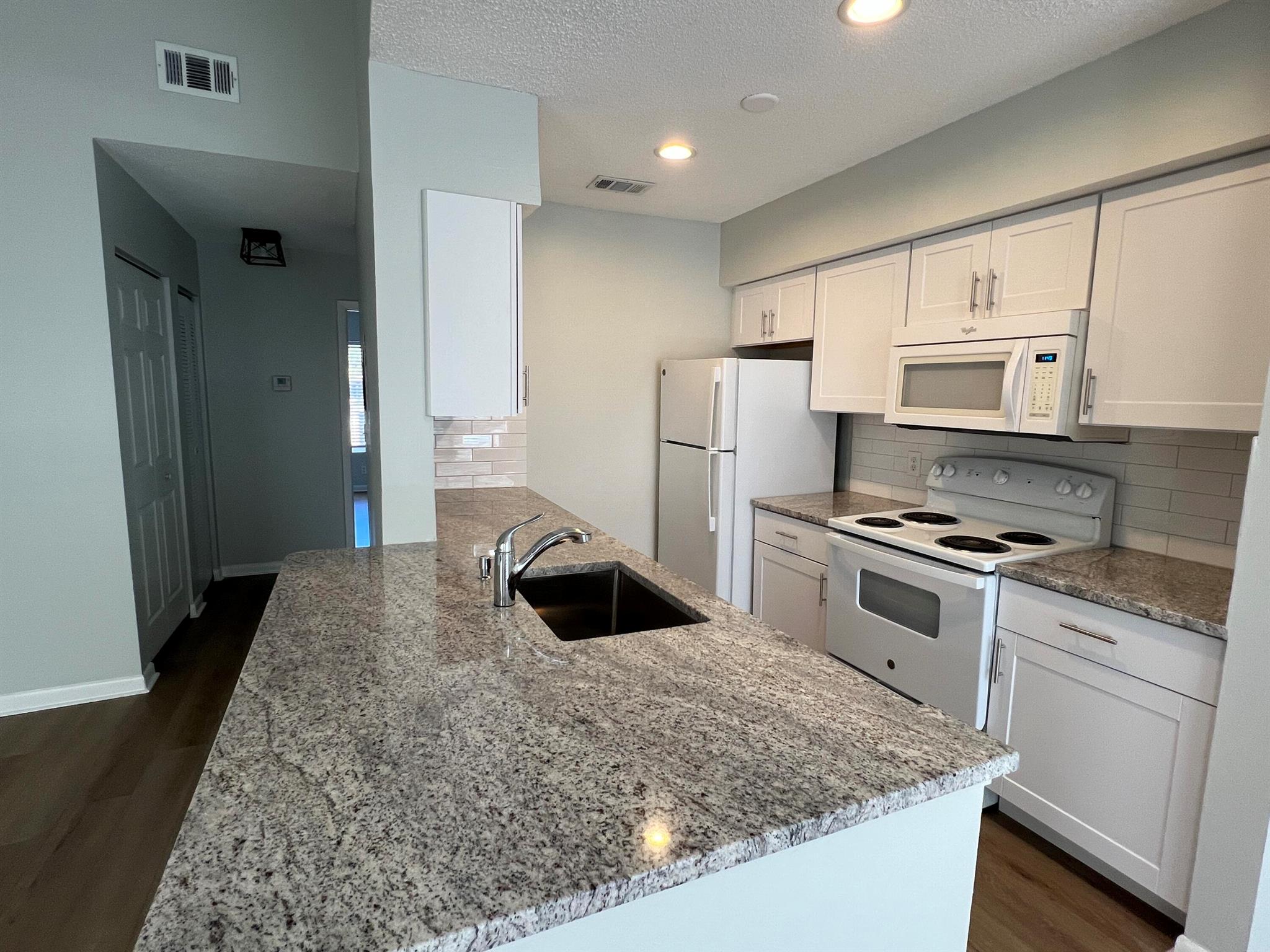 CASABLANCA ISLES CONDO - Residential Lease