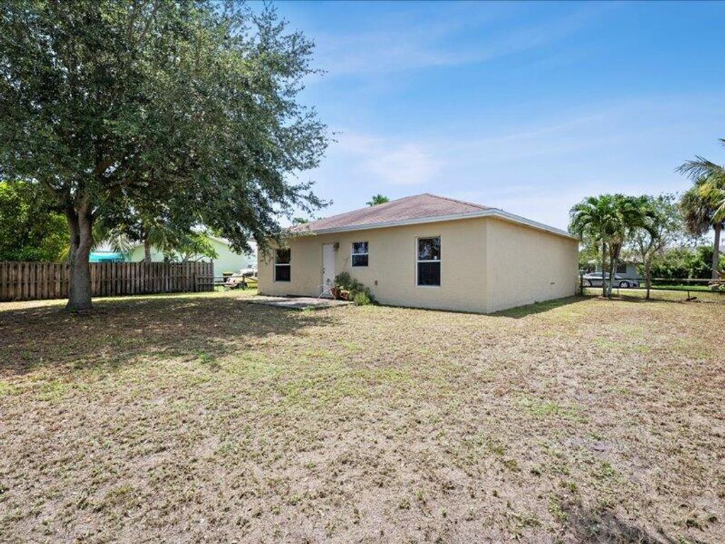 Photo of 913 SE Forrest Park Drive, Stuart, FL 34994 (MLS # R11105448)