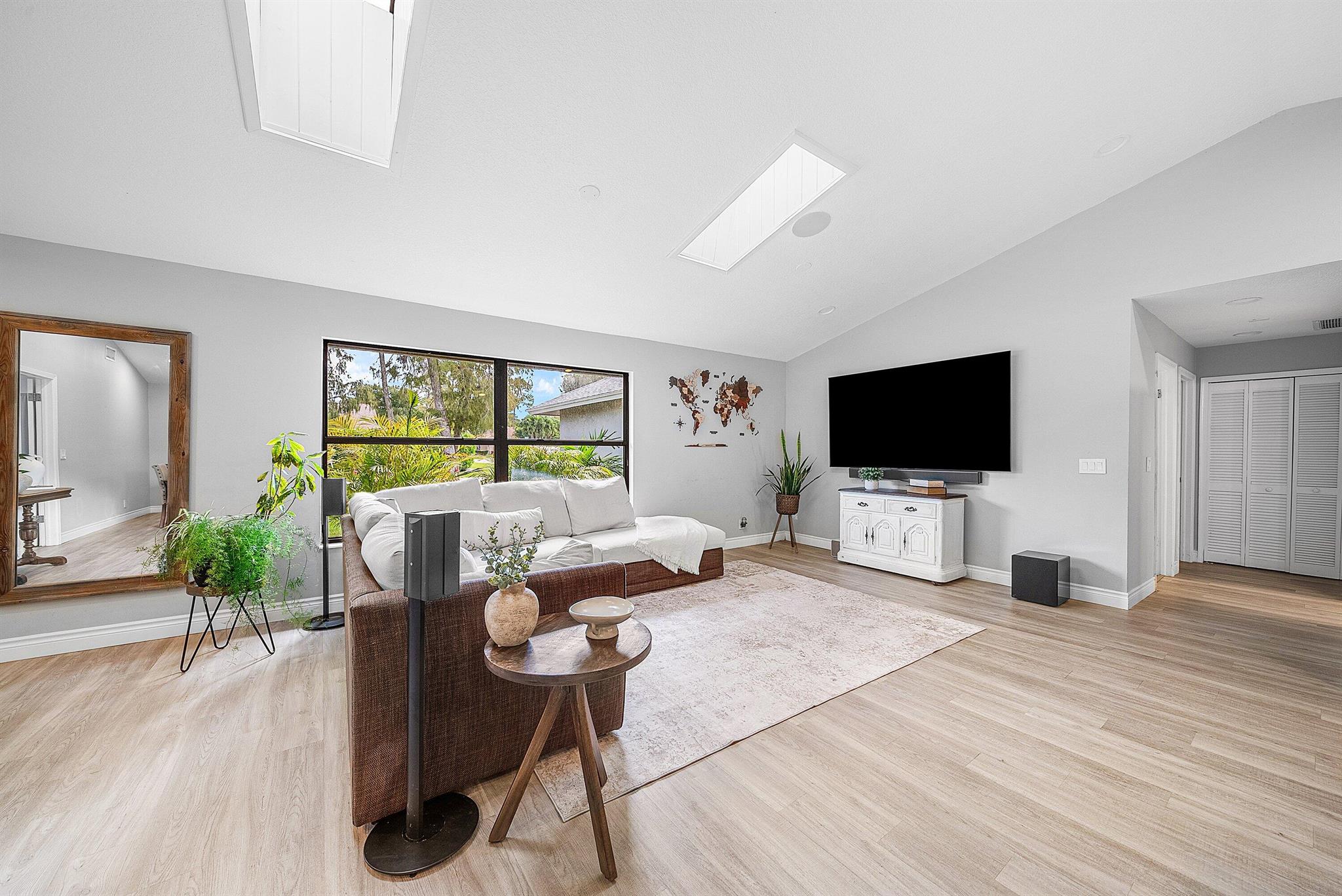 SUGAR POND MANOR OF WELLI - Residential Lease