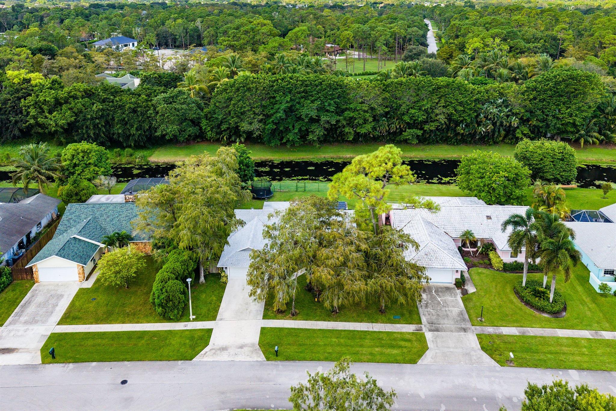 SUGAR POND MANOR OF WELLI - Residential Lease