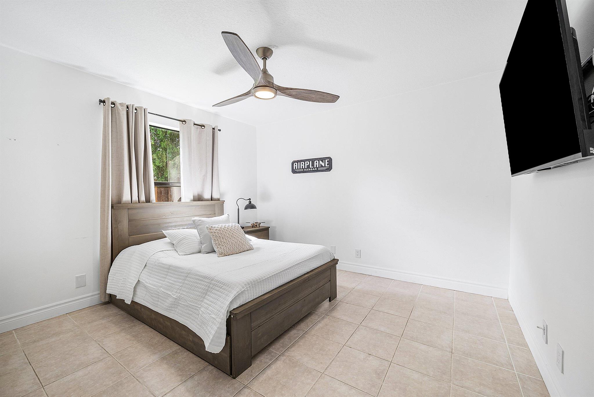 SUGAR POND MANOR OF WELLI - Residential Lease