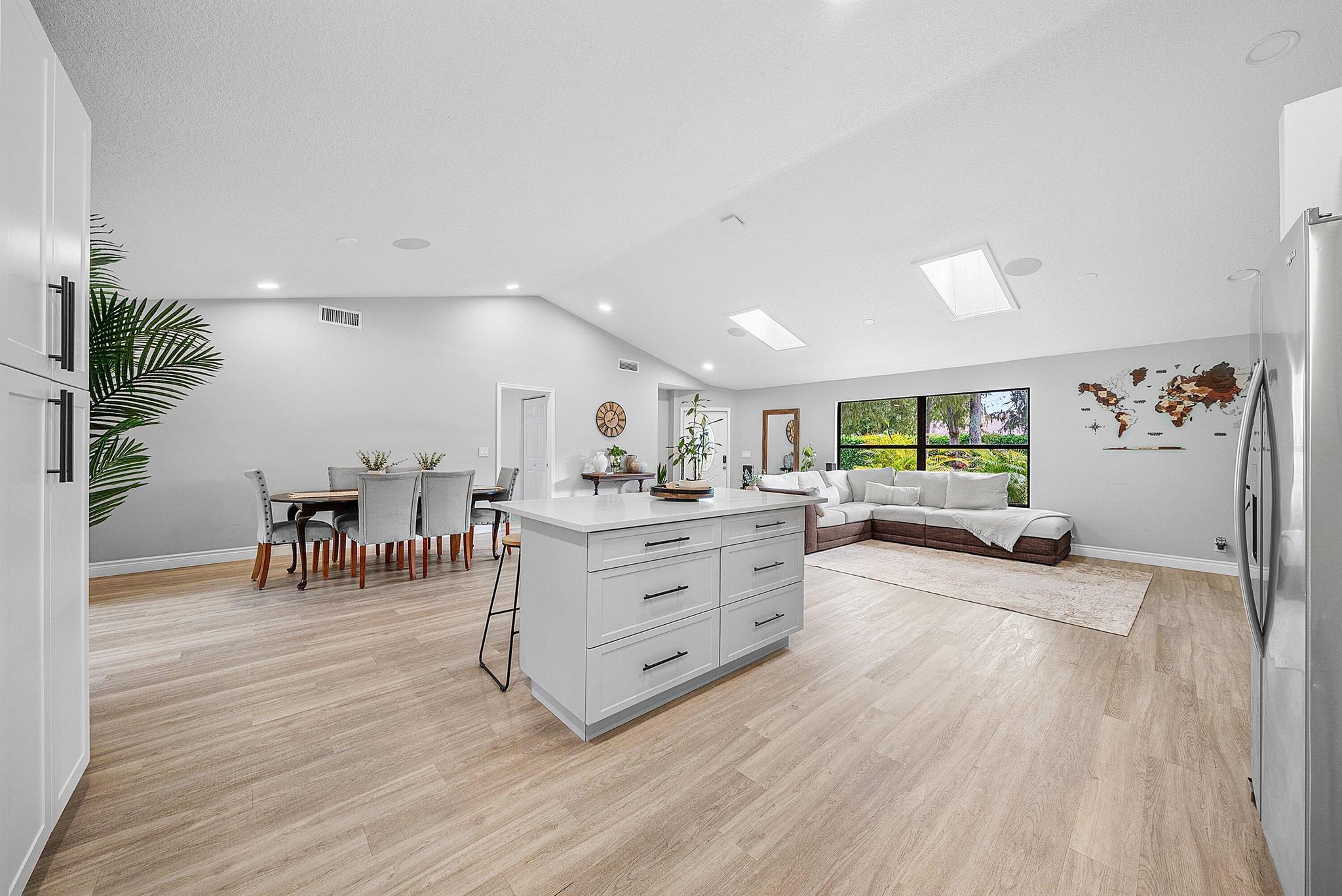 SUGAR POND MANOR OF WELLI - Residential Lease