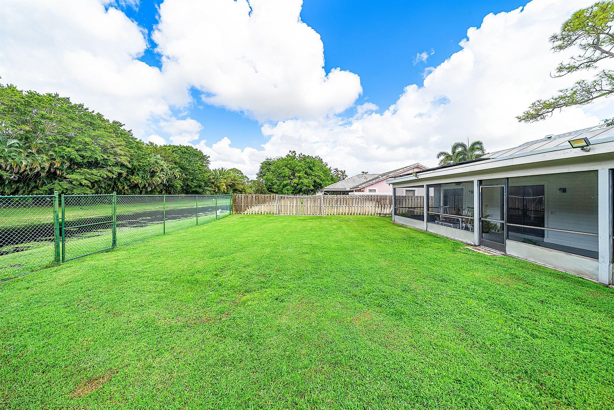 SUGAR POND MANOR OF WELLI - Residential Lease