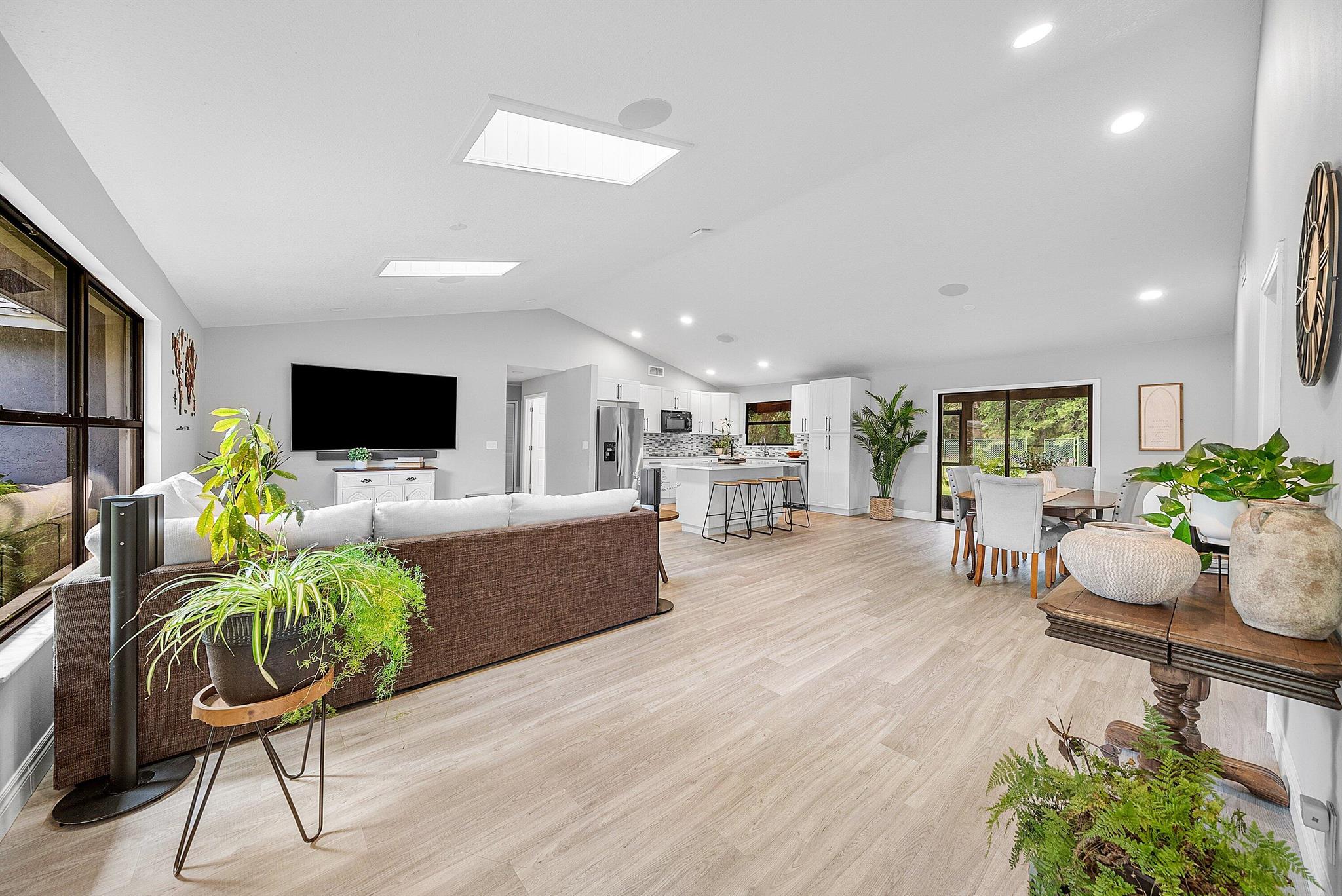 SUGAR POND MANOR OF WELLI - Residential Lease