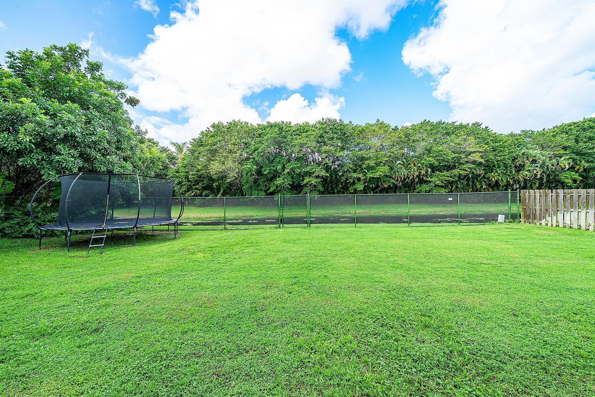 SUGAR POND MANOR OF WELLI - Residential Lease