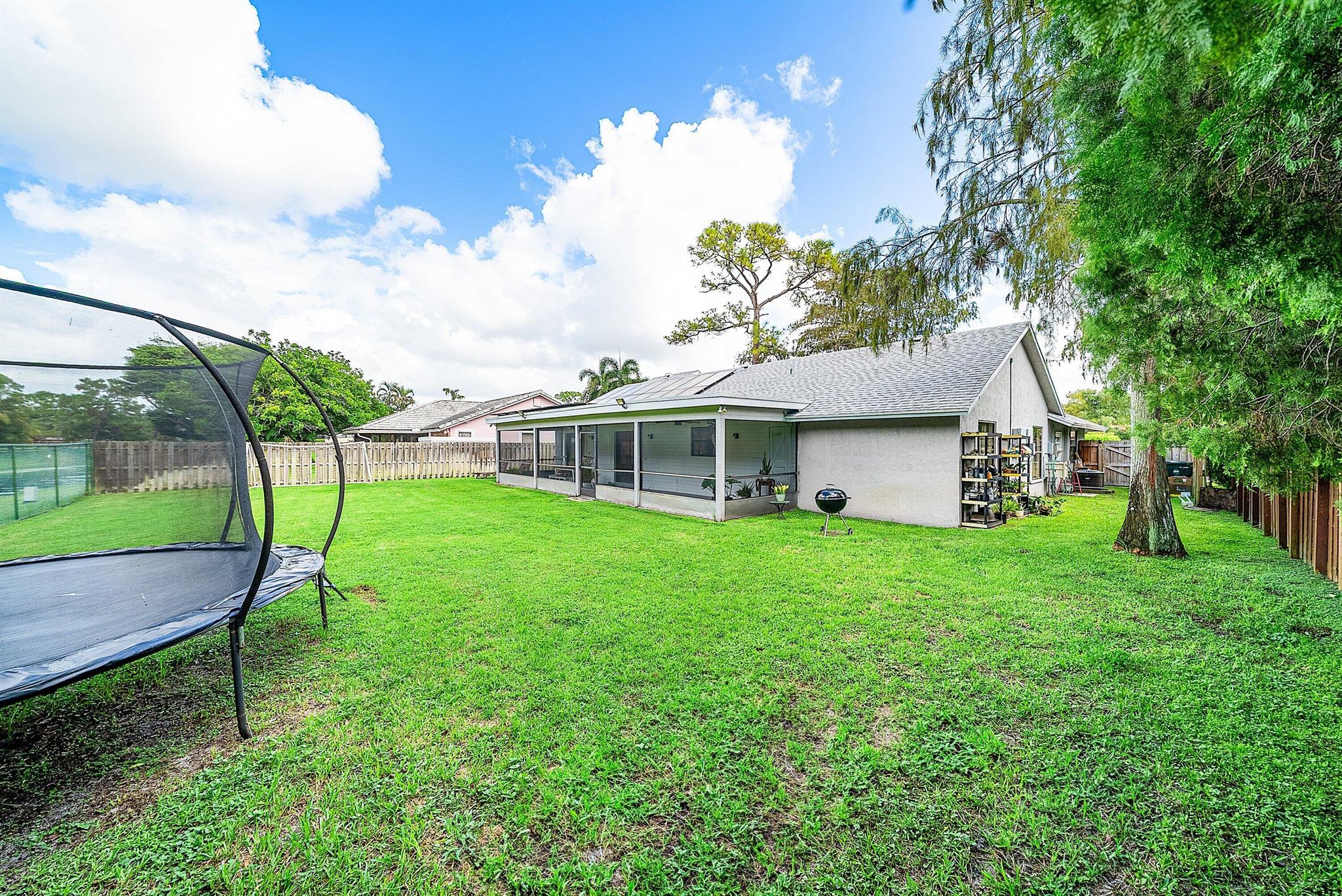 SUGAR POND MANOR OF WELLI - Residential Lease