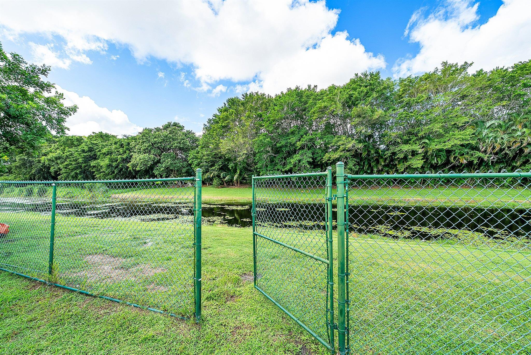 SUGAR POND MANOR OF WELLI - Residential Lease