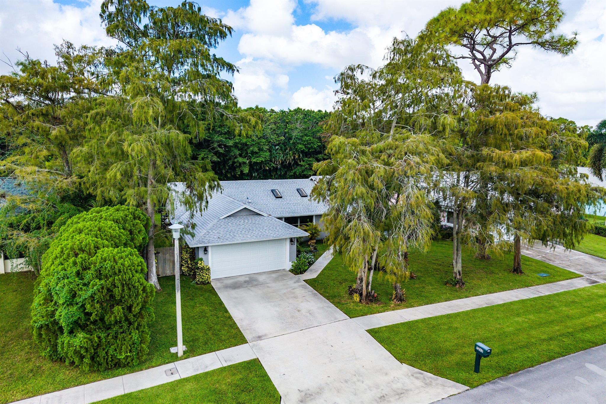 SUGAR POND MANOR OF WELLI - Residential Lease