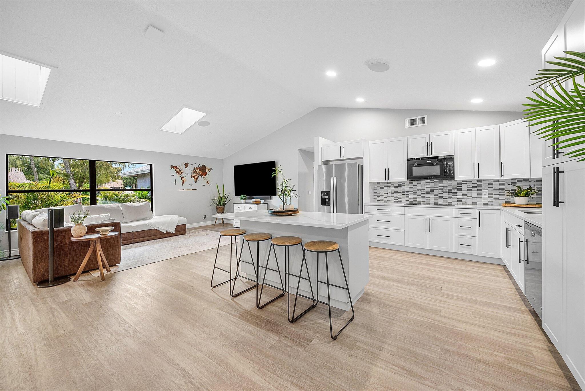 SUGAR POND MANOR OF WELLI - Residential Lease