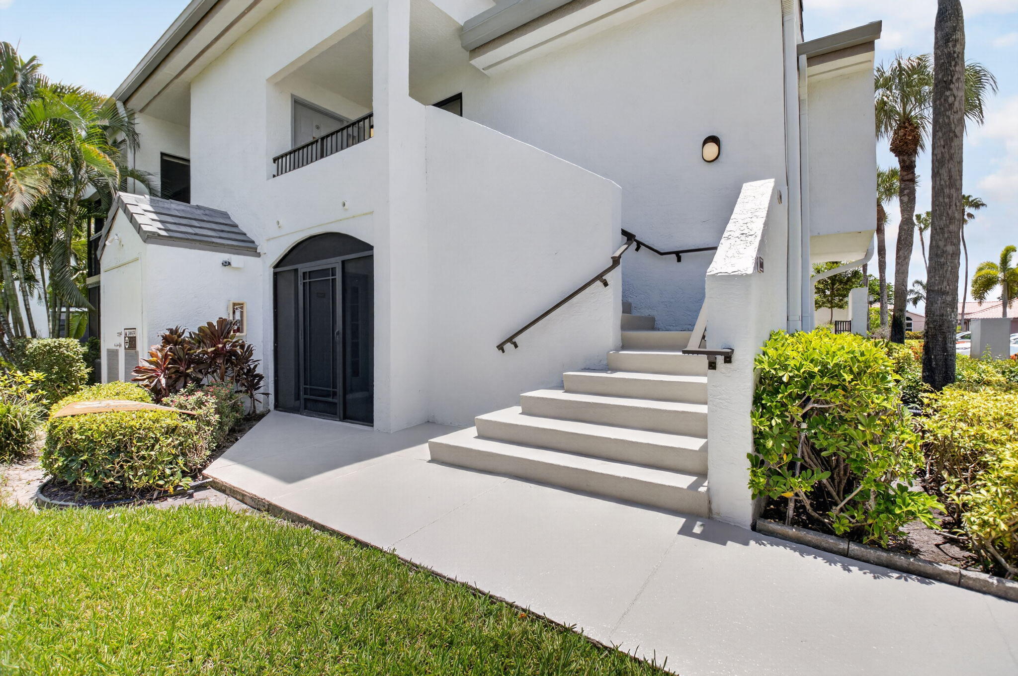 7665 Glendevon Lane 1605