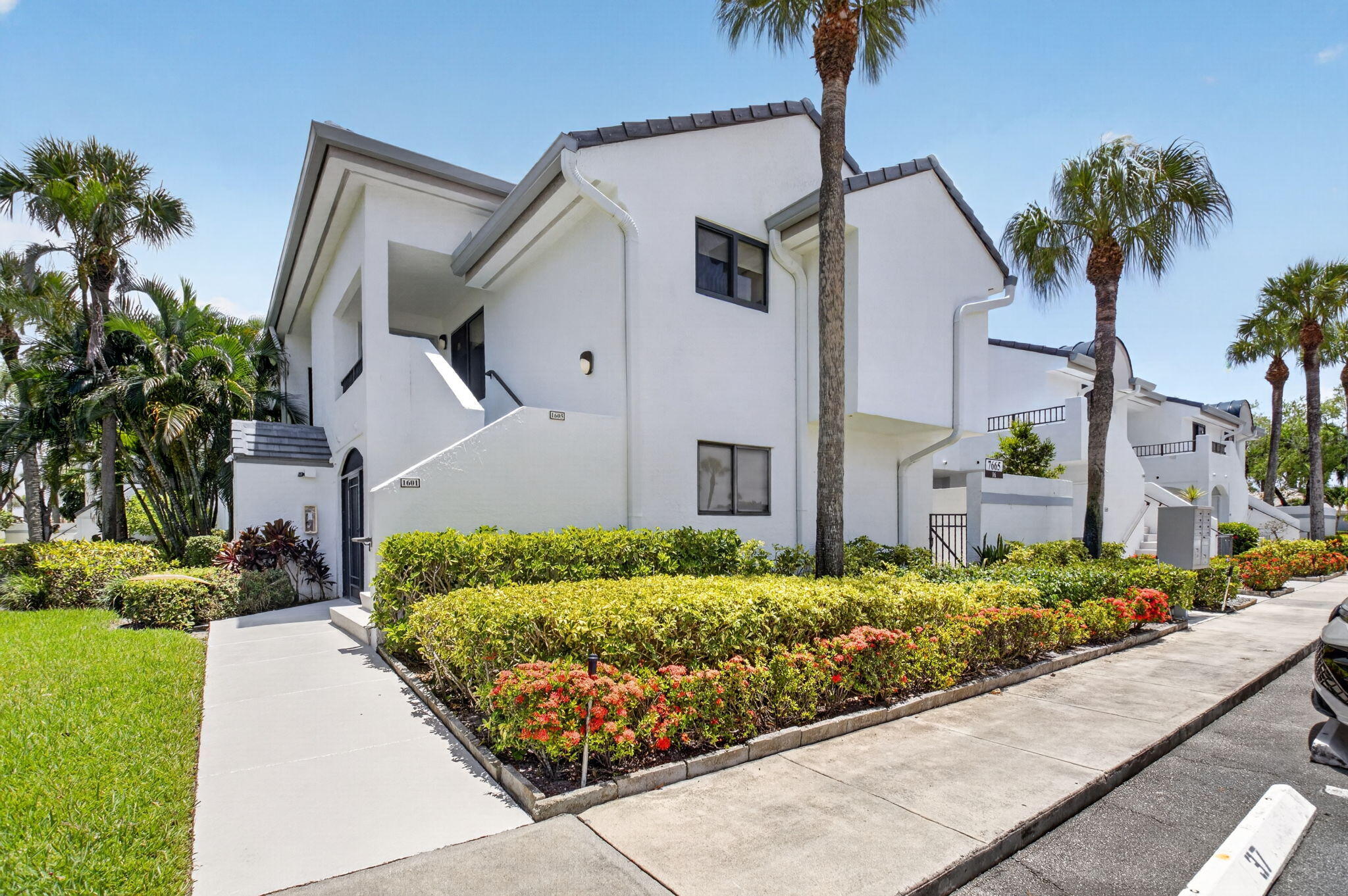 7665 Glendevon Lane 1605, Delray Beach FL 33446
