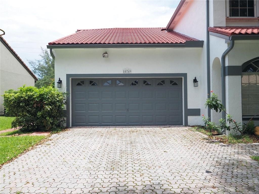 10749 Nashville Drive