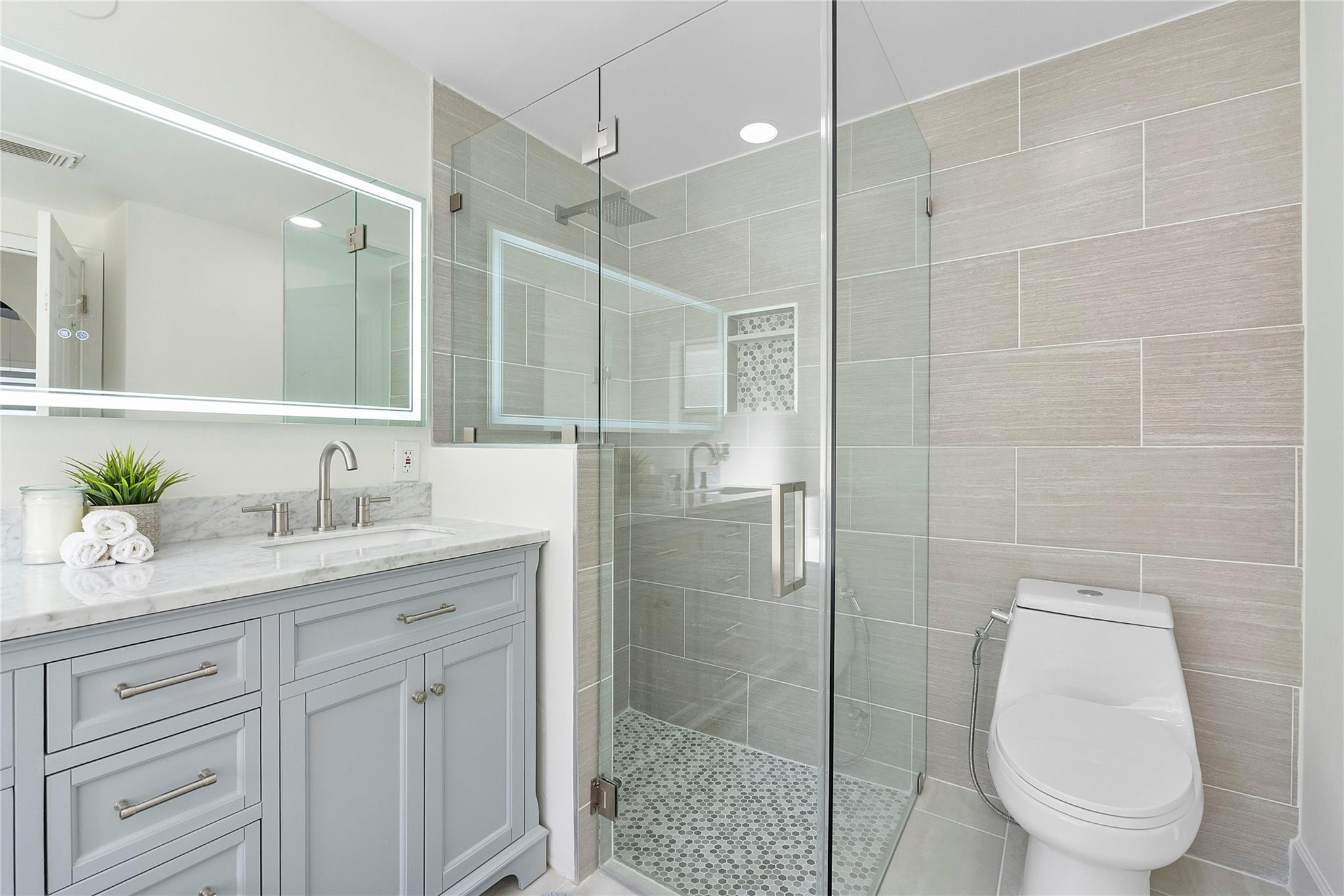 AMERITRAIL SECTION ONE - Residential