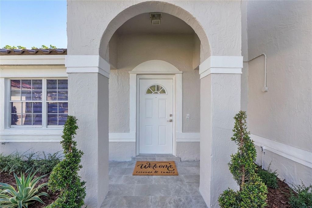 Photo of 131 NW 187th Avenue, Pembroke Pines, FL 33029 (MLS # F10546359)