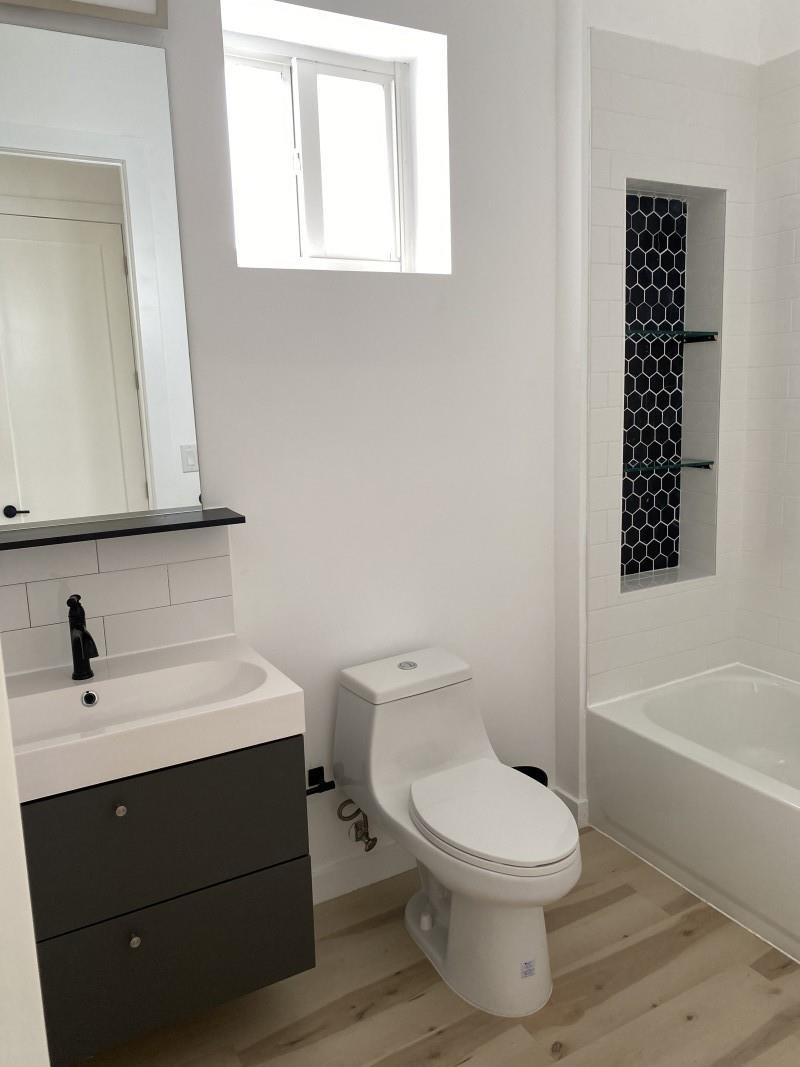 St James Park Delmar 11-2 - Residential Lease