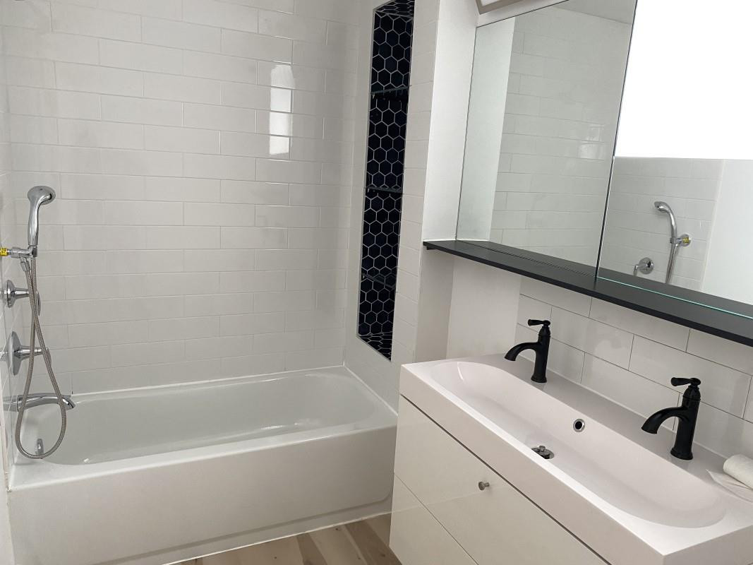 St James Park Delmar 11-2 - Residential Lease