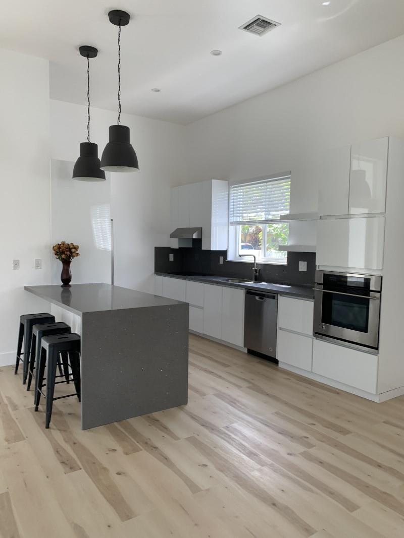 St James Park Delmar 11-2 - Residential Lease