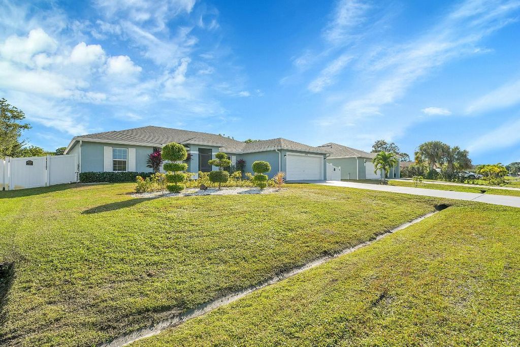 Photo of 226 SW Starfish Avenue, Port Saint Lucie, FL 34984 (MLS # R11148275)