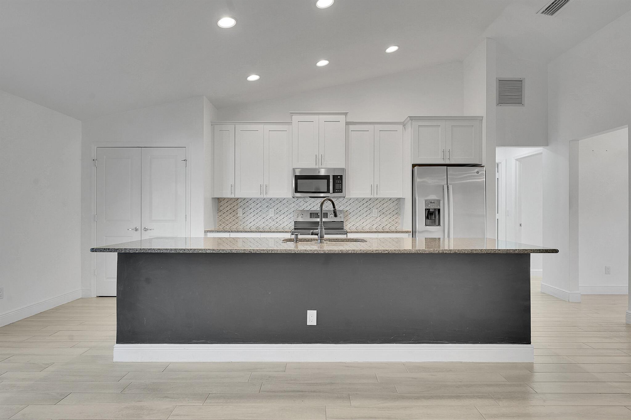 PORT ST LUCIE SECTION 13 - Residential Lease